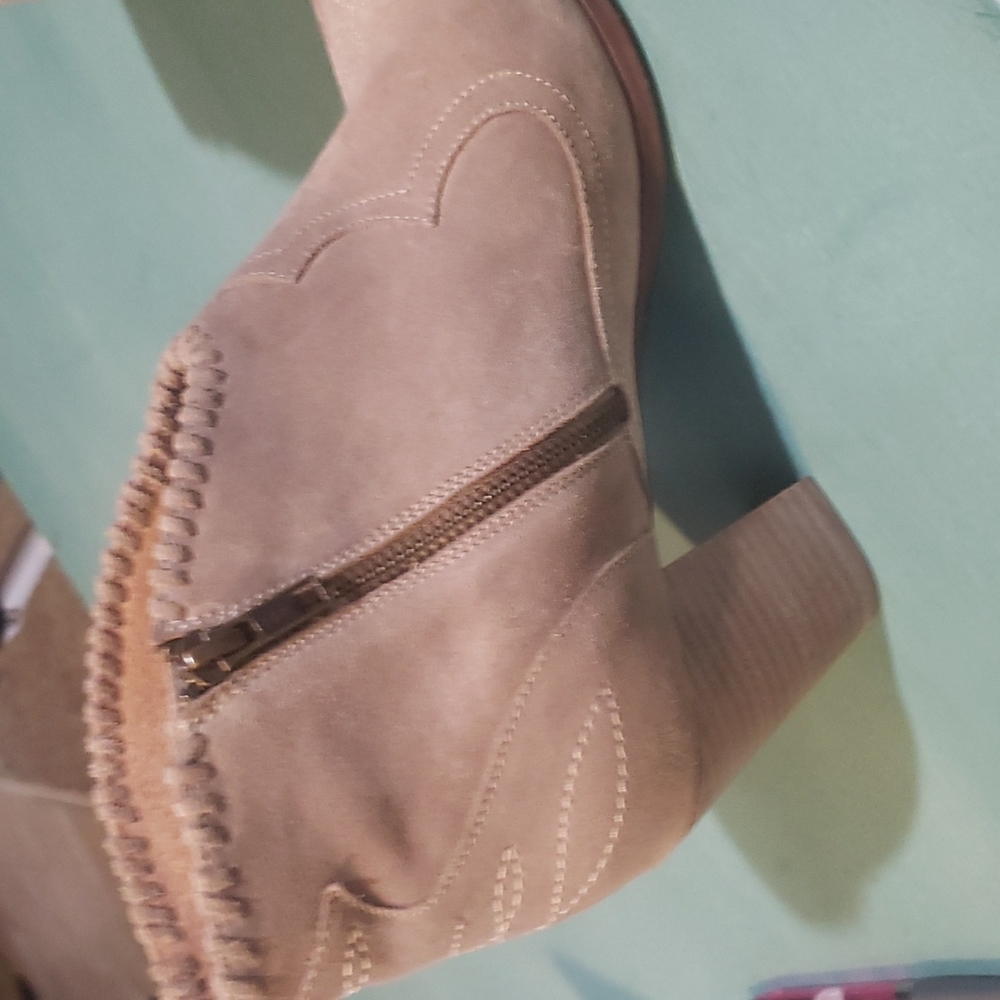 Ariat Unbridled Eva Bootie - Picture 4 of 8